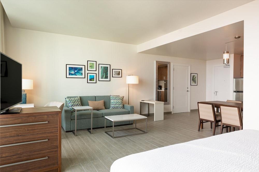 Hotel By Marriott Ciudad de Panamá